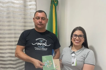 O Presidente da Câmara de Vereadores, Lucimar Muner de Aguiar, recebeu a representante do Sicredi, Kelly Moraes. Na ocasião, foi realizada a entrega da agenda institucional do Sicredi para o ano de 2026.