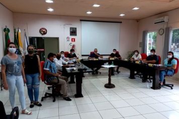 SECRETÁRIA DA EDUCAÇÃO DE JÓIA VISITA CÂMARA DE VEREADORES