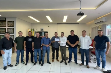 Câmara de Vereadores de Jóia entrega Moção de Congratulação a Fabrício Nascimento