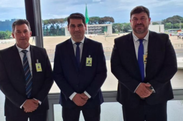 Presidente do Poder Legislativo esteve em Brasília-DF em busca de recursos para Município. 