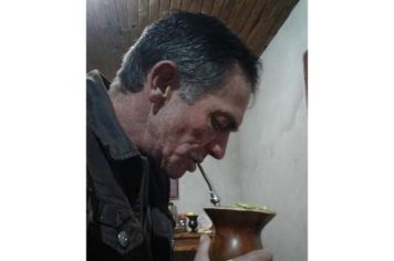 O Poder Legislativo de Jóia, por requerimento da Vereadora Mirim Cálita Tainá dos Santos, procede à entrega de Moção de Pesar aos familiares de José Aires Bergamin