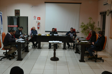 Em 02 de setembro de 2019, nas dependências da Câmara Municipal de Vereadores de Jóia/RS, às 18h11min, realizou-se Sessão Ordinária, com o seguinte expediente e ordem do dia.