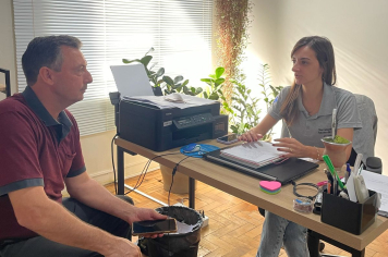 Presidente do Poder Legislativo, Vereador Valmir José Dutra Vieira, visita Secretária de Saúde Eloisa Bueno Alves