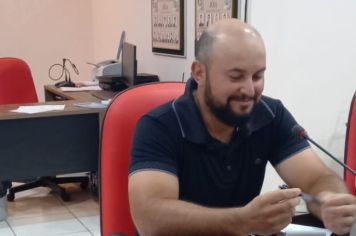 EMPOSSADO O VEREADOR MARCOS ANTONIO SIQUEIRA, PARA ASSUMIR A VAGA OCASIONADA PARA TRATAR DE ASSUNTO PARTICULAR DO VEREADOR MARCOS ANTONIO MOURA, ENQUANTO PERDURAR A LICENÇA DO TITULAR.