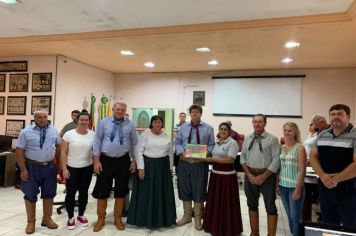 Poder Legislativo entrega Moção de Aplausos ao CTG Recanto do Pago e Reconhecimento a sua Patronagem.
