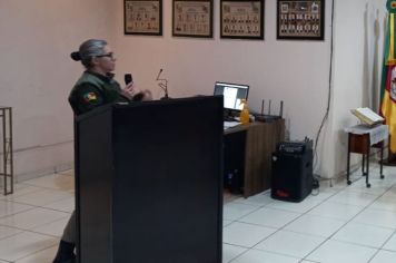 PODER LEGISLATIVO RECEBE SOLDADO DA BRIGADA MILITAR DE JÓIA  E INSTRUTORA DO PROJETO:  PROERD-  PROGRAMA EDUCACIONAL CONTRA AS DROGAS E VIOLÊNCIA.