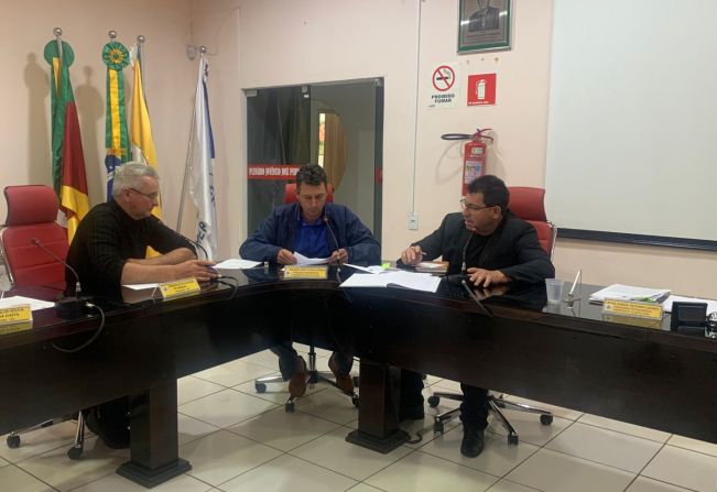 REUNIÃO DA COMISSÃO ESPECIAL REFERENTE AO PROJETO DE EMENDA A LEI ORGÂNICA N°1/2022