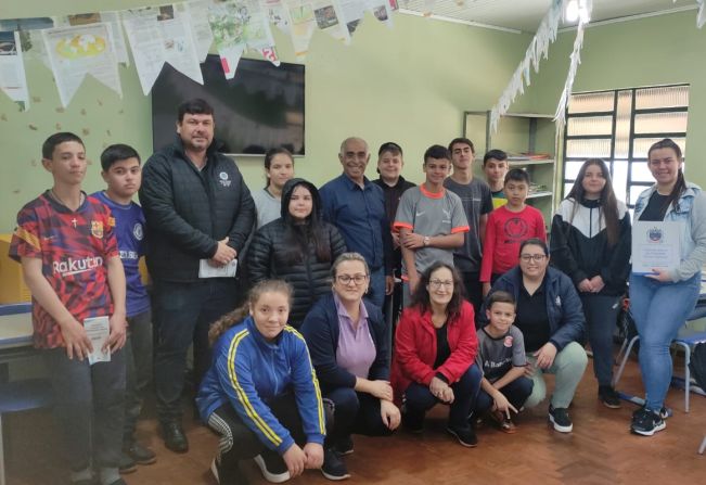 Poder Legislativo de Jóia continua roteiro de visitas às escolas para apresentação do Projeto Câmara Mirim.