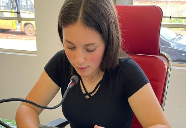 Vereadora Mirim  Gabrielli da Costa Schneider, apresenta proposições em 1ª Sessão Ordinária da 3ª Câmara de Vereadores Mirins.