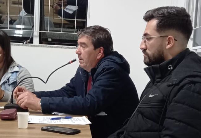 FAZ USO DA TRIBUNA NA SESSÃO ORDINÁRIA DO DIA 19 DE JUNHO O SECRETARIO DE ADMINISTRAÇÃO.