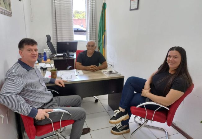 Poder Legislativo recebe visita do Assessor do Deputado Estadual Gerson Burmann, Sr. Valmor Krysczun (PDT).