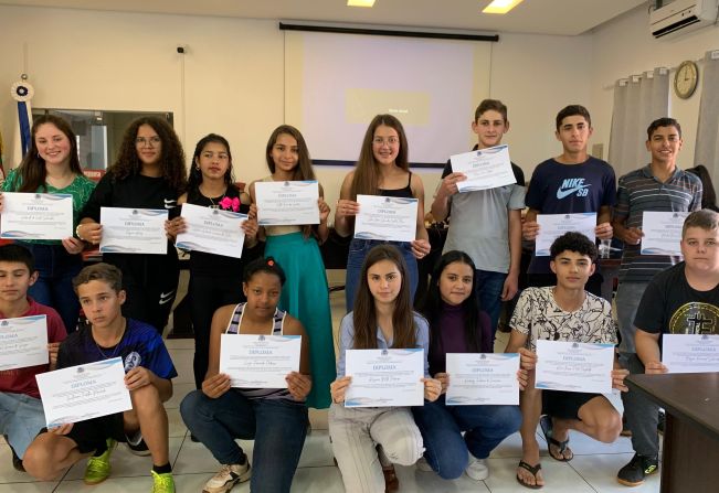 Vereadores Mirins são diplomados em Jóia.