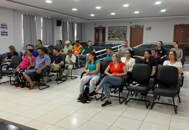  AUDIÊNCIA PÚBLICA SOBRE O PROBLEMA DOS ANIMAIS ABANDONADOS EM NOSSO MUNICÍPIO.