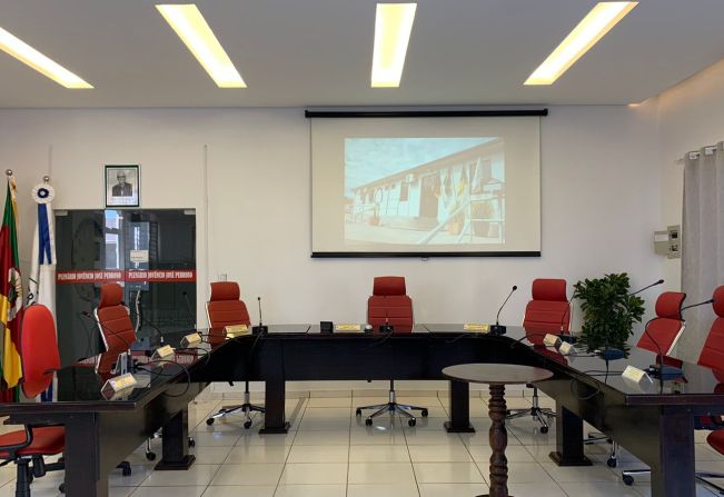 Concluída a reforma do Plenário Jovêncio José Pedroso.