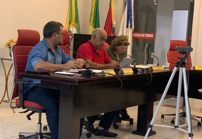 Reunião da Comissão de Constituição, Justiça, Redação Final e Desenvolvimento Social se reuniram nesta segunda feira dia  seis de maio