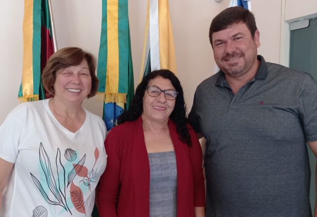 PODER LEGISLATIVO DE JÓIA RECEBE A VISITA DA EX  VEREADORA  MARIA DE LOURDES SANTOS DE MOURA – PDT. PRIMEIRA MULHER A ASSUMIR A CÂMARA DE VEREADORES  DE JÓIA.