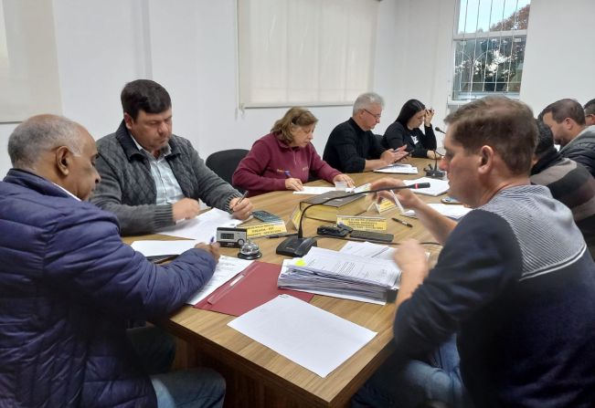 Realizou nesta última segunda-feira (14), 28ª Sessão Ordinária do Poder Legislativo de Jóia.