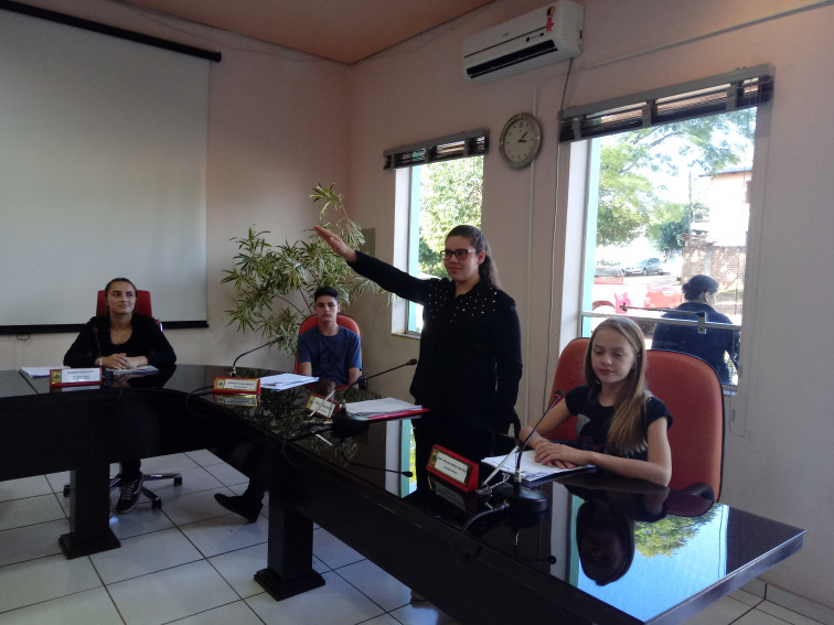 POSSE DA VEREADORA MIRIM JOSIELI DAIARA SARTURI.